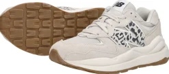 New Balance 5740 Beige New