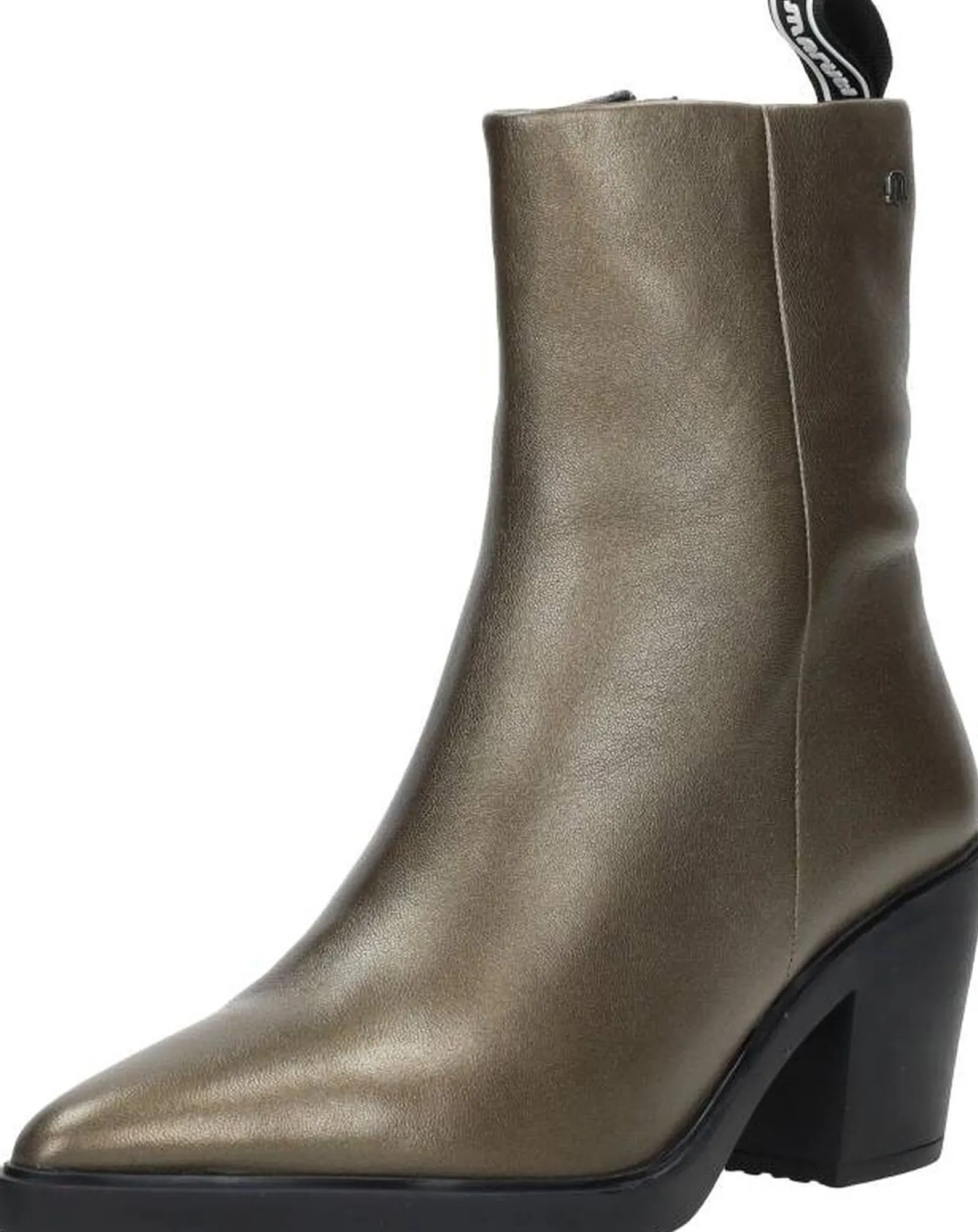 Maruti Gisele Brons Hot