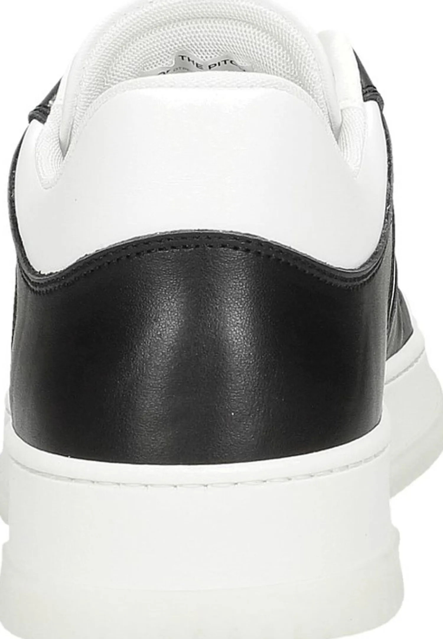 Off The Pitch Supernova Low Zwart Best